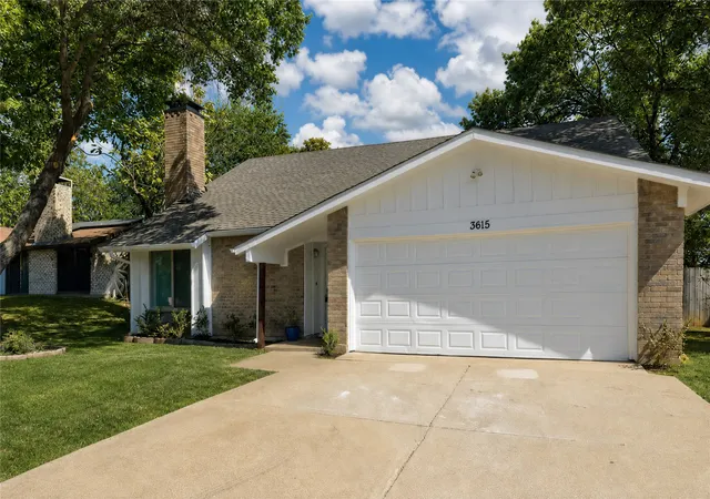 Photo 2 of Single family home for sale at 3615 Ravenhill Ln, Arlington, TX 76016 | MLS# 21358536 | Listing updated on 2026-08-31