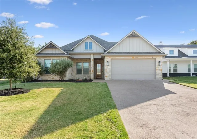 Photo 1 of Single family home for sale at 10357 Fallen Leaf Dr, Woodway, TX 76712 | MLS# 21357589 | Listing updated on 2026-08-14