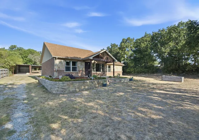 Photo 3 of Single family home for sale at 328 Silver Ln, Azle, TX 76020 | MLS# 21358116 | Listing updated on 2026-08-15