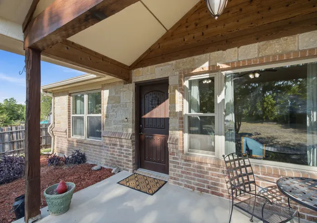 Photo 4 of Single family home for sale at 328 Silver Ln, Azle, TX 76020 | MLS# 21358116 | Listing updated on 2026-08-15