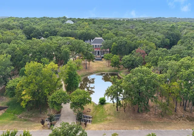 Photo 3 of Single family home for sale at 9600 Oak Meadow Ln, Pilot Point, TX 76258 | MLS# 21350229 | Listing updated on 2026-08-18