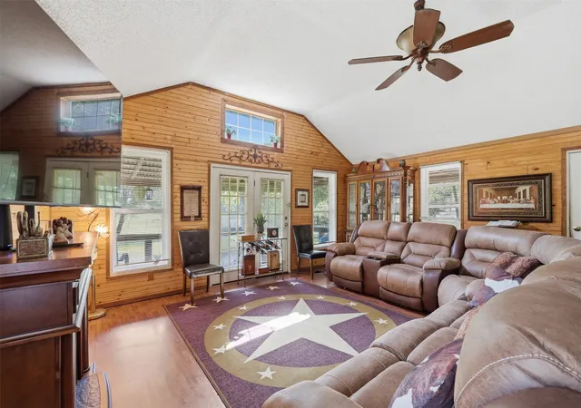 Photo 3 of Single family home for sale at 2868 State Hwy 37 N, Clarksville, TX 75426 | MLS# 21356899 | Listing updated on 2026-09-29