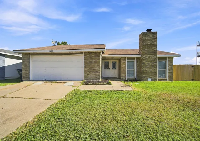 Photo 2 of Single family home for sale at 4205 Longstraw Dr, Fort Worth, TX 76137 | MLS# 21353879 | Listing updated on 2026-08-29