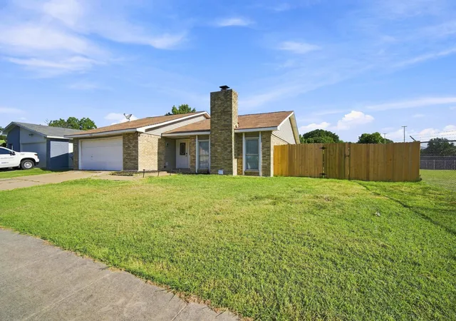 Photo 2 of Single family home for sale at 4205 Longstraw Dr, Fort Worth, TX 76137 | MLS# 21353879 | Listing updated on 2026-08-29
