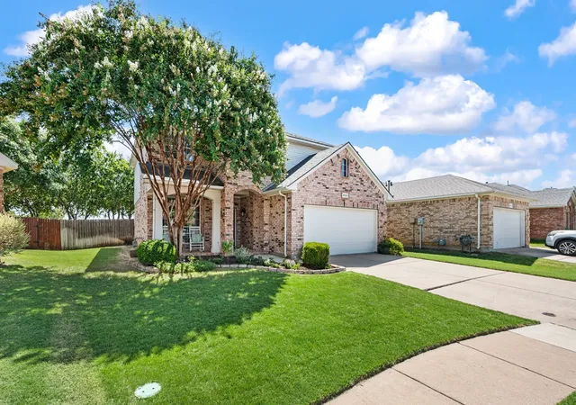 Photo 3 of Sale Pending at 4156 Petersburg Dr, Fort Worth, TX 76244 | MLS# 21357296 | Listing updated on 2026-08-30