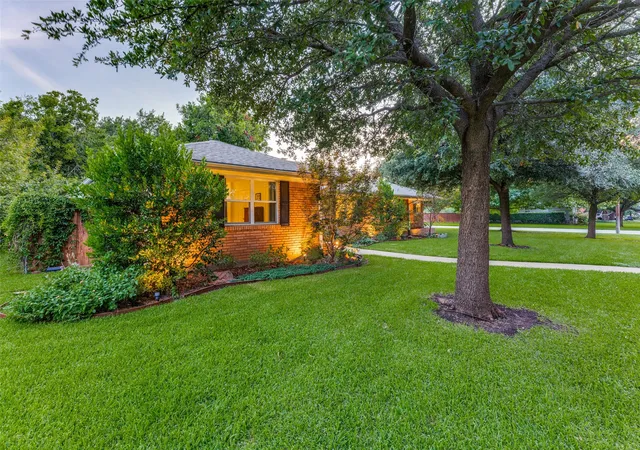 Photo 2 of Sale Pending at 4241 Bilglade Rd, Fort Worth, TX 76109 | MLS# 21358271 | Listing updated on 2026-08-29