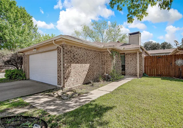 Photo 1 of Sale Pending at 1726 Magnolia Ln, Euless, TX 76039 | MLS# 21359134 | Listing updated on 2026-08-31