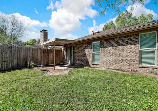 Photo 28 of Sale Pending at 1726 Magnolia Ln, Euless, TX 76039 | MLS# 21359134 | Listing updated on 2026-08-31