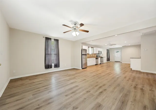 Photo 3 of Single family home for sale at 213 N Holly Ave, Sherman, TX 75092 | MLS# 21359161 | Listing updated on 2026-09-21