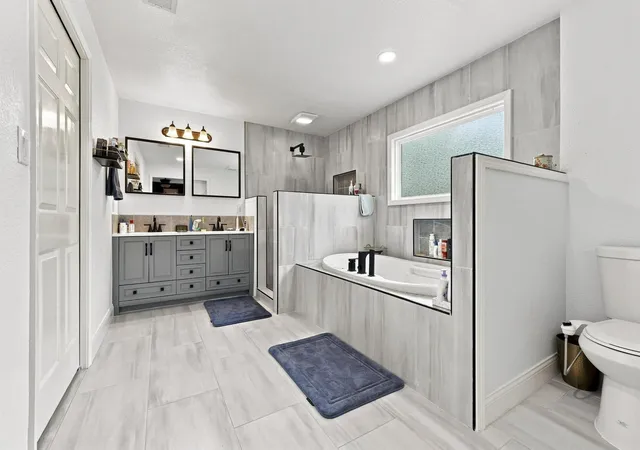 Photo 4 of Single family home for sale at 407 E Bois D Arc St, Leonard, TX 75452 | MLS# 21358463 | Listing updated on 2026-10-03