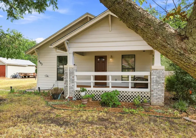 Single family home for sale at 407 E Bois D Arc St, Leonard, TX 75452 | MLS# 21358463