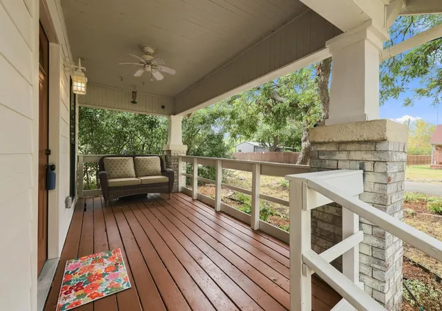 Photo 3 of Single family home for sale at 407 E Bois D Arc St, Leonard, TX 75452 | MLS# 21358463 | Listing updated on 2026-10-03