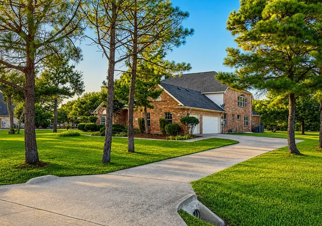 Photo 3 of Single family home for sale at 7517 Rodeo Dr, Denton, TX 76208 | MLS# 21358490 | Listing updated on 2026-09-03