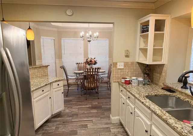 Photo 3 of Sale Pending at 913 Francis St, Lancaster, TX 75146 | MLS# 21359057 | Listing updated on 2026-08-25
