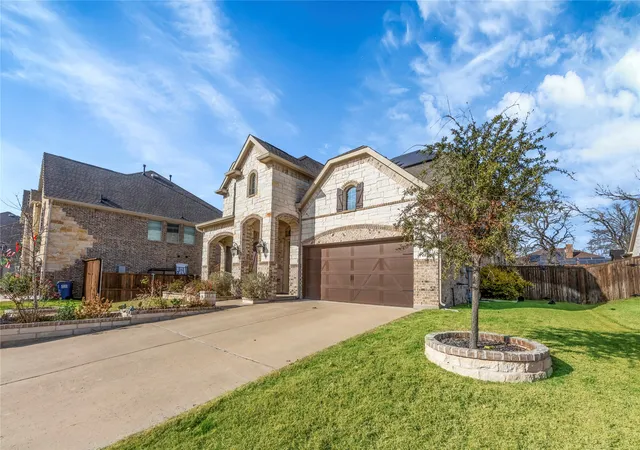 Photo 2 of Single family home for sale at 2218 Christopher Ln, Euless, TX 76040 | MLS# 21359209 | Listing updated on 2026-08-29