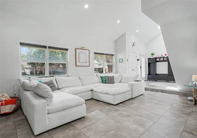Photo 4 of Single family home for sale at 1605 Blake Dr, Richardson, TX 75081 | MLS# 21359249 | Listing updated on 2026-10-08