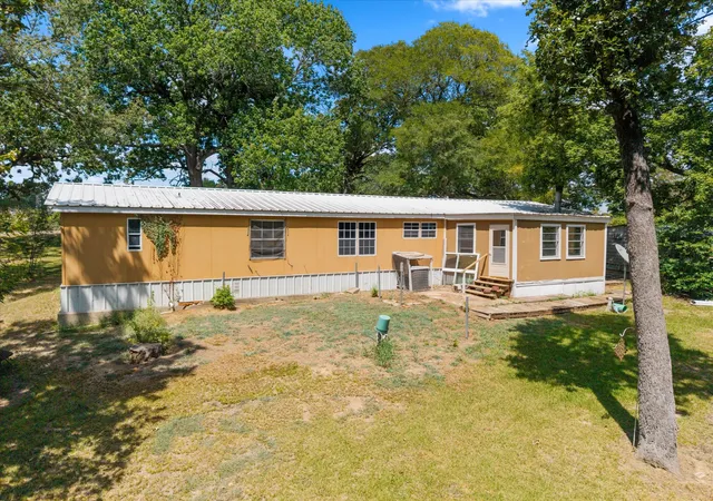 Photo 4 of Manufactured home for sale at 24709 N Us Hwy 287, Athens, TX 75751 | MLS# 21359094 | Listing updated on 2026-09-22