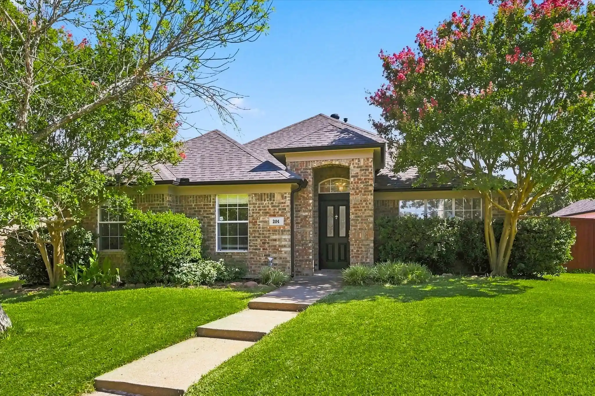 Photo 1 of Single family home for sale at 204 Meredith Ct, Irving, TX 75063 | MLS# 21354968 | Listing updated on 2026-10-16