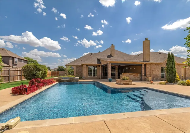Photo 1 of Sale Pending at 1464 Fence Post Dr, Haslet, TX 76052 | MLS# 21340593 | Listing updated on 2026-08-31