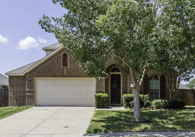 Photo 3 of Single family home for sale at 205 Wolf Dr, Forney, TX 75126 | MLS# 21355772 | Listing updated on 2026-10-06