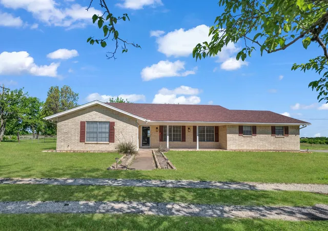 Photo 1 of Single family home for sale at 5108 Woodard Ave, Cleburne, TX 76033 | MLS# 21359325 | Listing updated on 2026-08-29