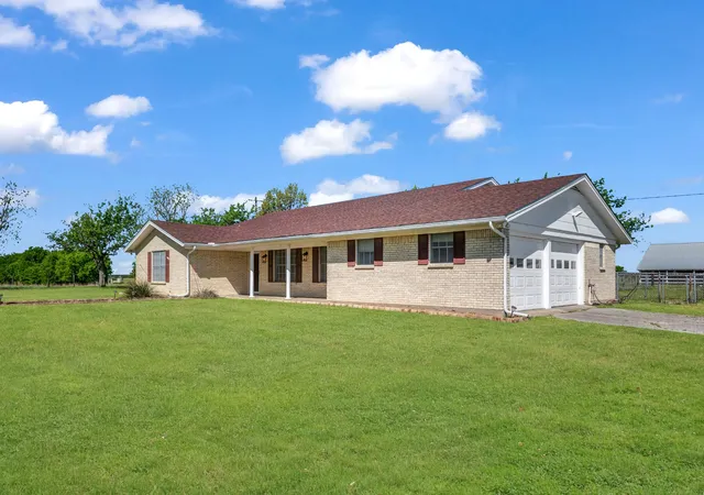 Photo 3 of Single family home for sale at 5108 Woodard Ave, Cleburne, TX 76033 | MLS# 21359325 | Listing updated on 2026-08-29