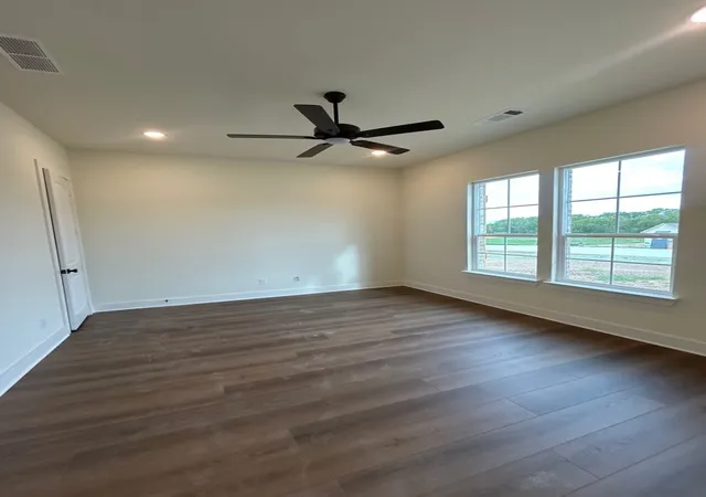 Photo 3 of Single family home for sale at 1114 Perrin Ln, Van Alstyne, TX 75495 | MLS# 21359330 | Listing updated on 2026-10-04