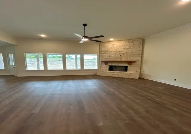 Photo 4 of Single family home for sale at 1114 Perrin Ln, Van Alstyne, TX 75495 | MLS# 21359330 | Listing updated on 2026-10-04