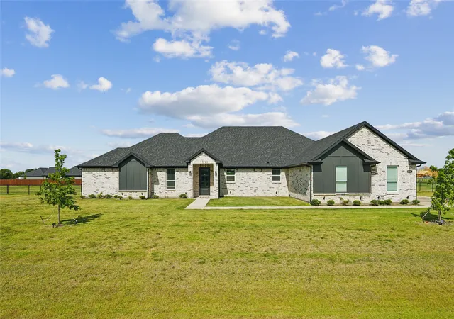 Photo 1 of Single family home for sale at 8608 Kassandra Dr, Sanger, TX 76266 | MLS# 21359178 | Listing updated on 2026-08-14