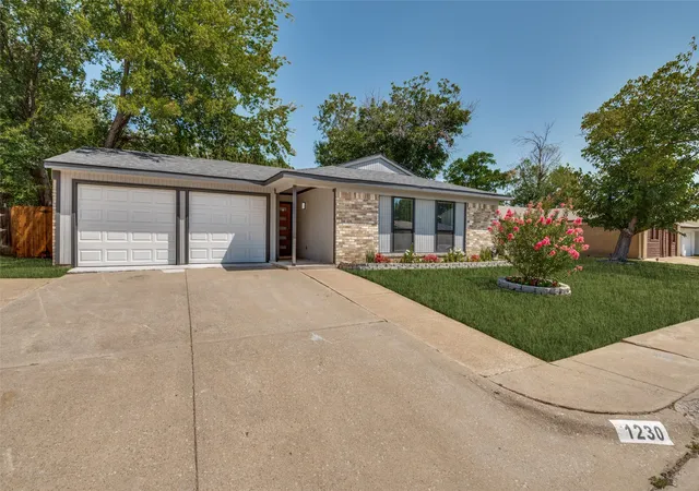 Photo 2 of Sale Pending at 1230 Cielo Vista Dr, Grand Prairie, TX 75052 | MLS# 21358645 | Listing updated on 2026-08-26