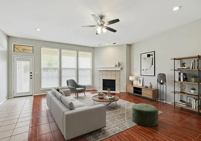Photo 2 of Single family home for sale at 4203 Lucy Ln, Arlington, TX 76016 | MLS# 21358100 | Listing updated on 2026-09-25
