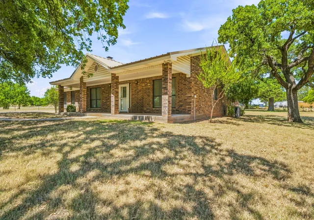 Photo 2 of Single family home for sale at 544 W Fm 1188, Stephenville, TX 76401 | MLS# 21359162 | Listing updated on 2026-08-14