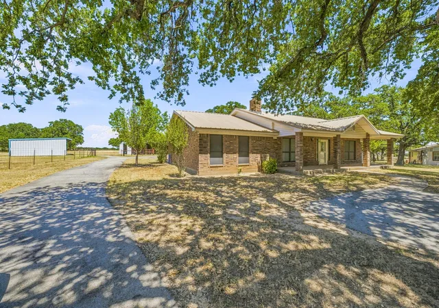 Photo 3 of Single family home for sale at 544 W Fm 1188, Stephenville, TX 76401 | MLS# 21359162 | Listing updated on 2026-08-14