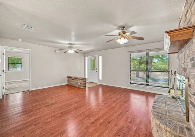 Photo 4 of Single family home for sale at 544 W Fm 1188, Stephenville, TX 76401 | MLS# 21359162 | Listing updated on 2026-08-14