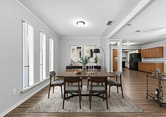 Photo 3 of Sale Pending at 417 Lakeside Dr, Irving, TX 75062 | MLS# 21358149 | Listing updated on 2026-09-29