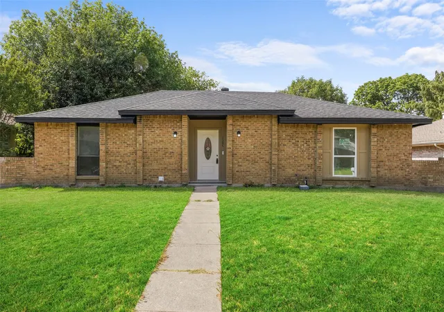 Photo 1 of Single family home for sale at 1307 Reesling Dr, Mesquite, TX 75150 | MLS# 21352025 | Listing updated on 2026-10-06