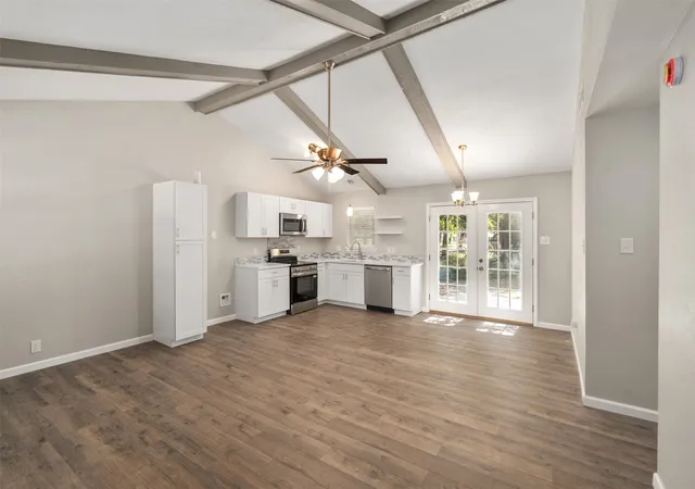 Photo 3 of Single family home for sale at 110 Meadowood Rd, Enchanted Oaks, TX 75156 | MLS# 21357712 | Listing updated on 2026-10-04