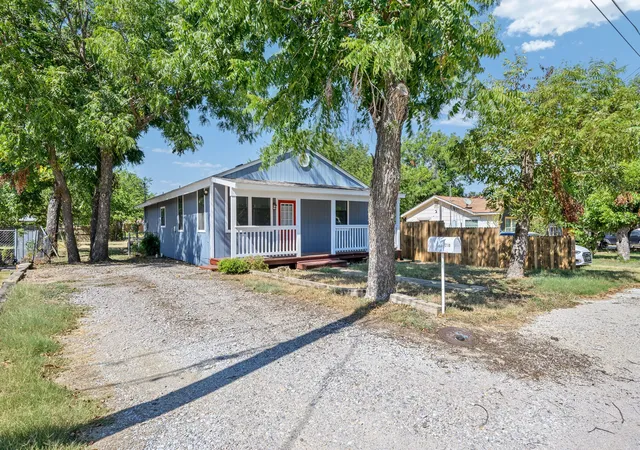 Single family home for sale at 1210 Elmira St, Weatherford, TX 76086 | MLS# 21359407