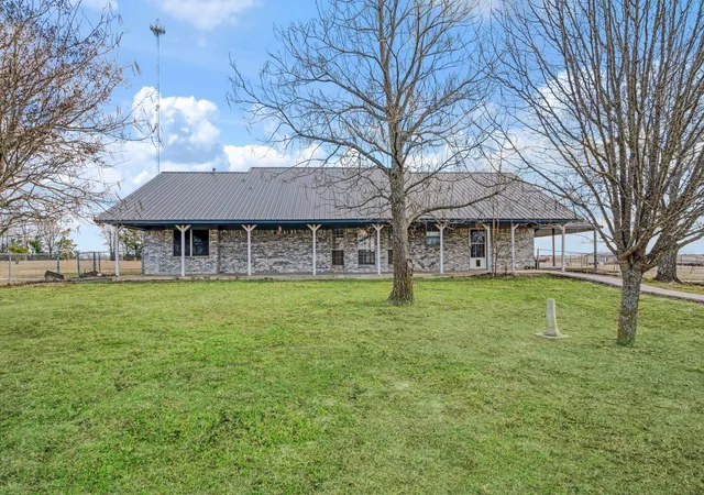 Photo 3 of Single family home for sale at 3754 County Road 11300, Paris, TX 75462 | MLS# 21359409 | Listing updated on 2026-08-13