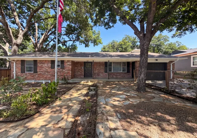 Single family home for sale at 808 Griffin St, McKinney, TX 75069 | MLS# 21359411