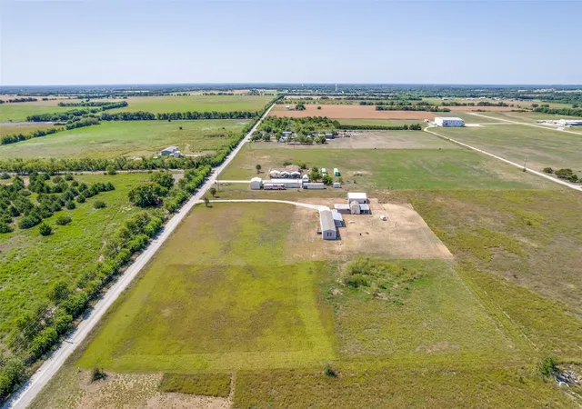 Photo 2 of Manufactured home for sale at 408 County Road 4415, Whitewright, TX 75491 | MLS# 21357189 | Listing updated on 2026-08-17