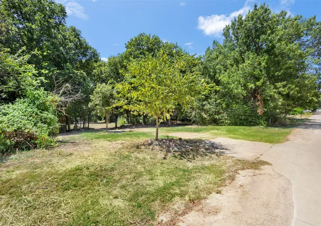Photo 2 of Land for sale at 261 Rocky Dr, Waxahachie, TX 75167 | MLS# 21358137 | Listing updated on 2026-08-17