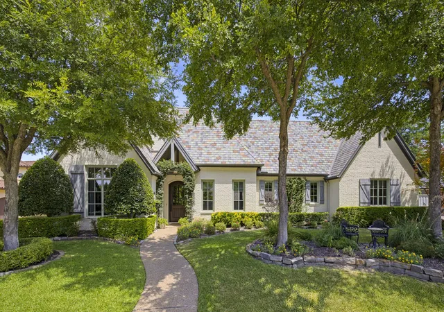 Photo 1 of Sale Pending at 7013 Shinnecock Hills Dr, Fort Worth, TX 76132 | MLS# 21352402 | Listing updated on 2026-08-27