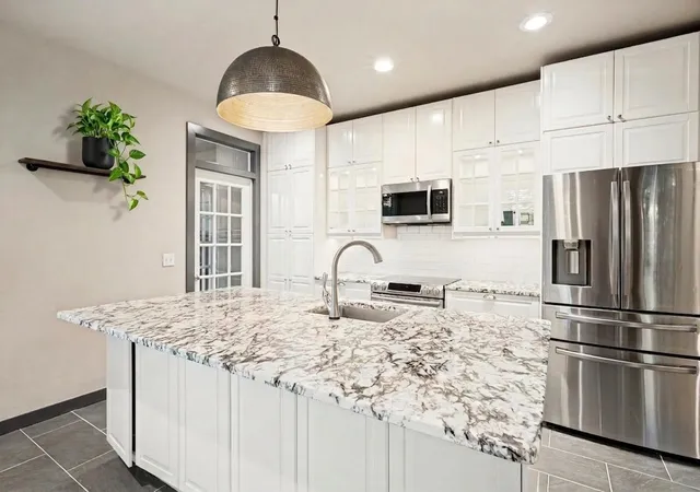 Photo 3 of Sale Pending at 1624 Highdale Ct, Flower Mound, TX 75028 | MLS# 21358431 | Listing updated on 2026-09-01