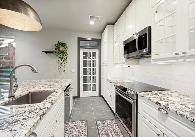 Photo 3 of Sale Pending at 1624 Highdale Ct, Flower Mound, TX 75028 | MLS# 21358431 | Listing updated on 2026-09-01