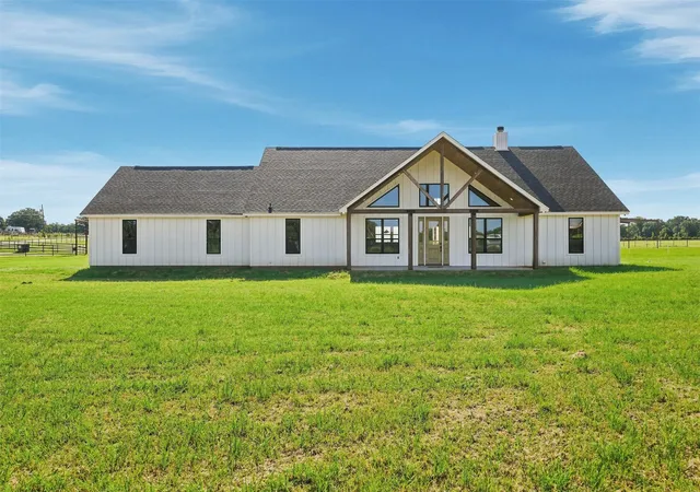 Photo 1 of Single family home for sale at 10 Keeter Ln, Lipan, TX 76462 | MLS# 21352926 | Listing updated on 2026-08-14