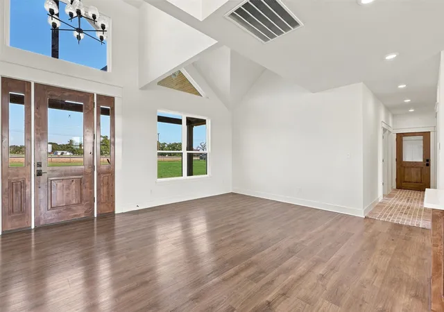 Photo 4 of Single family home for sale at 10 Keeter Ln, Lipan, TX 76462 | MLS# 21352926 | Listing updated on 2026-10-07