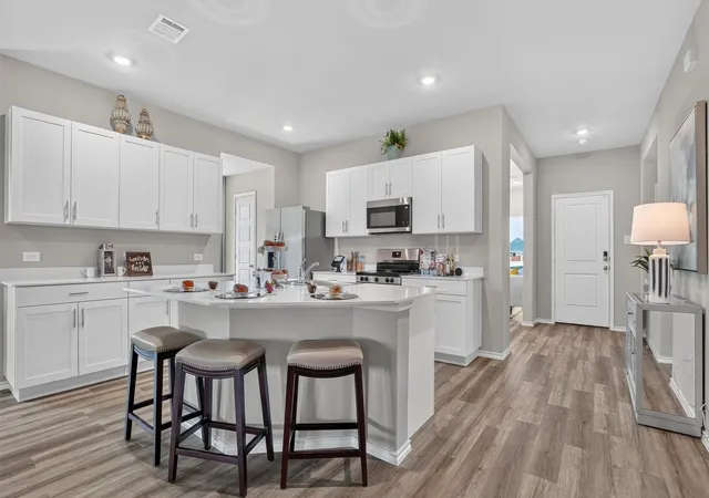Photo 4 of Single family home for sale at 10777 Black Onyx Dr, Crowley, TX 76036 | MLS# 21358618 | Listing updated on 2026-08-14