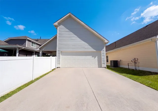 Photo 18 of Single family home for sale at 1232 Spanish Moss Dr, Savannah, TX 76227 | MLS# 21359458 | Listing updated on 2026-10-09