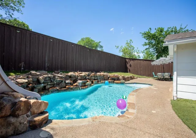 Photo 3 of Single family home for sale at 641 Furlong Dr, Dallas, TX 75211 | MLS# 21357235 | Listing updated on 2026-09-01